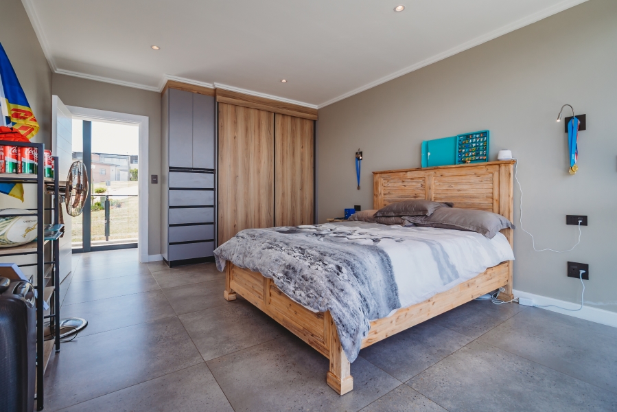 4 Bedroom Property for Sale in Le Grand Golf Estate Western Cape